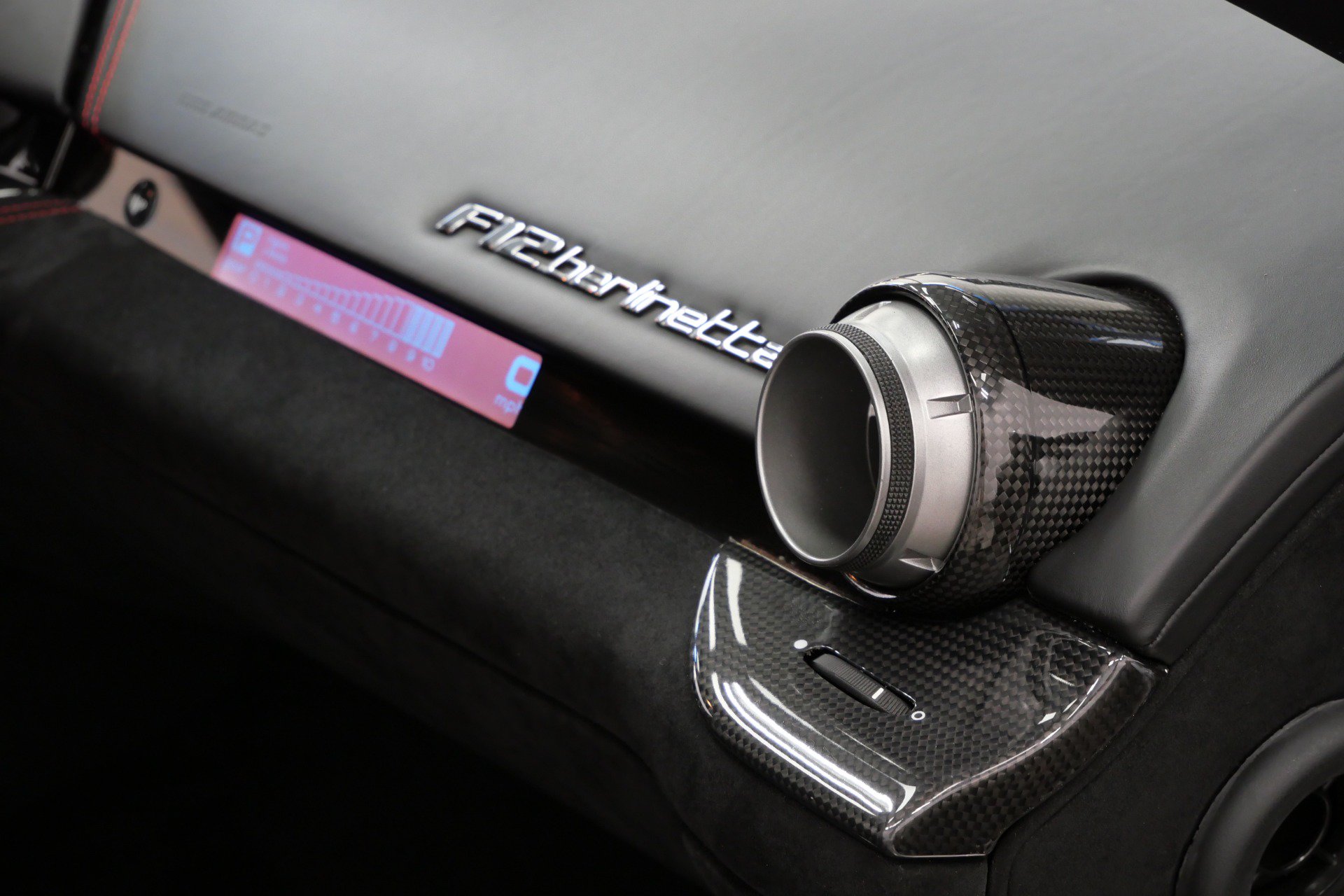 Used 2015 Ferrari F12 Berlinetta RWD image 17