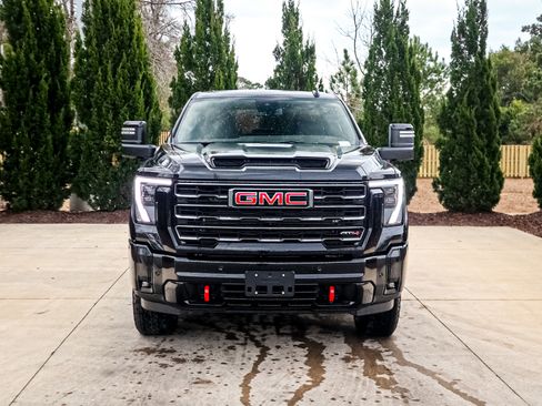 Used 2026 GMC Sierra 2500 AT4 w/ Max Trailering Package image 3