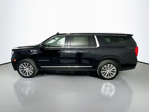 Used 2022 GMC Yukon XL Denali w/ Denali Premium Package AWD/4WD image 4