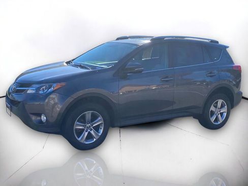 Used 2015 Toyota RAV4 XLE image 2