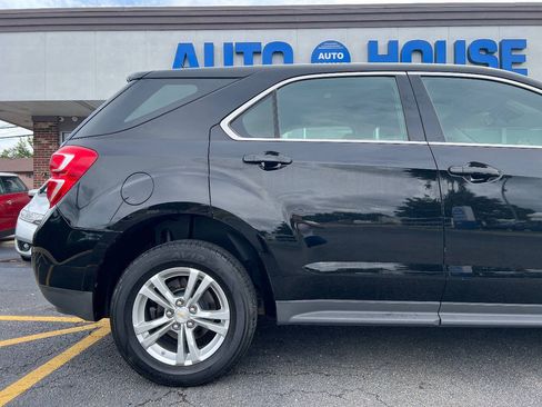 Used 2017 Chevrolet Equinox LS FWD image 39