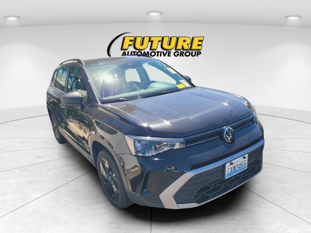 Used 2025 Volkswagen Taos S FWD image 1