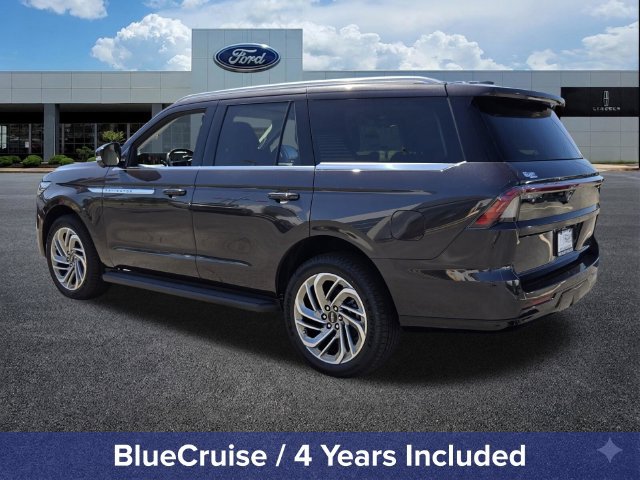New 2026 Lincoln Navigator Premiere AWD/4WD image 3