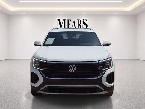 Used 2025 Volkswagen Atlas Cross Sport SE FWD image 8