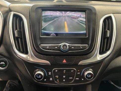 Used 2021 Chevrolet Equinox LT w/ Driver Convenience Package AWD/4WD image 19