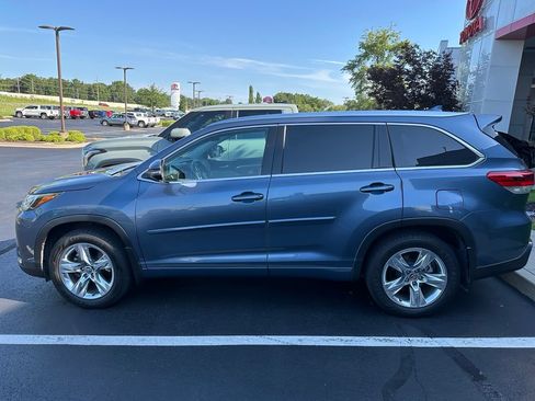 Used 2019 Toyota Highlander Limited AWD/4WD image 4