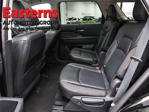 Used 2023 Nissan Pathfinder SL w/ SL Premium Package image 22