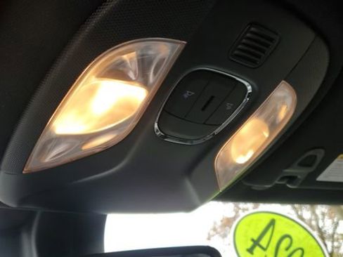 Certified 2024 Jeep Compass Latitude image 19