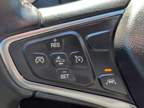 Used 2024 Chevrolet Equinox LT FWD image 21