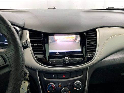 Used 2021 Chevrolet Trax LT FWD image 24
