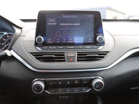 Used 2021 Nissan Altima 2.5 SV w/ SV Premium Package image 16