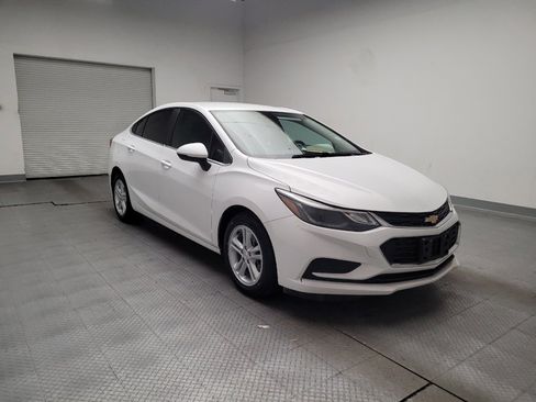 Used 2018 Chevrolet Cruze LT image 13