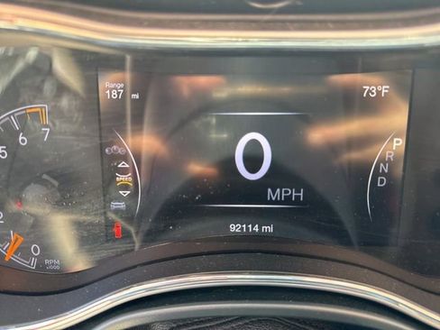 Used 2020 Jeep Grand Cherokee Limited w/ Luxury Group II image 41