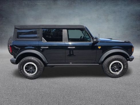 Used 2022 Ford Bronco Badlands w/ Sasquatch Package AWD/4WD image 8