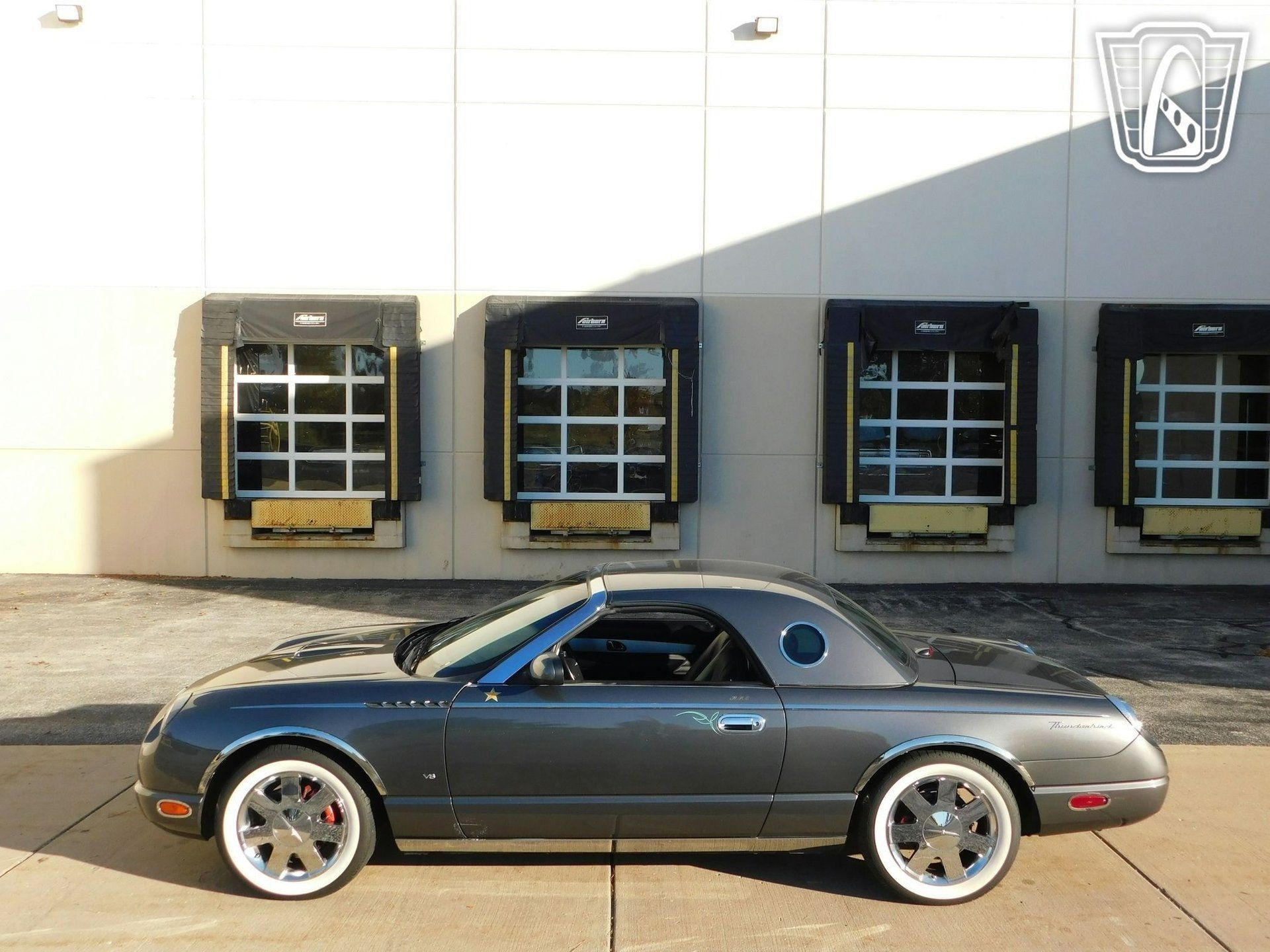 Used 2003 Ford Thunderbird RWD image 3