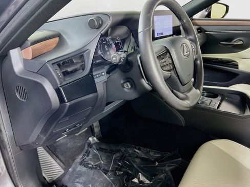 Used 2023 Lexus ES 350 w/ Premium Package FWD image 9