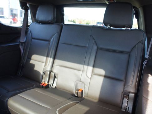 Used 2021 GMC Yukon Denali w/ Denali Premium Package image 17