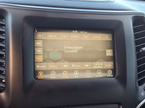 Used 2019 Jeep Cherokee Latitude w/ Popular Appearance Group FWD image 4