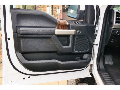 Used 2020 Ford F150 Lariat image 9