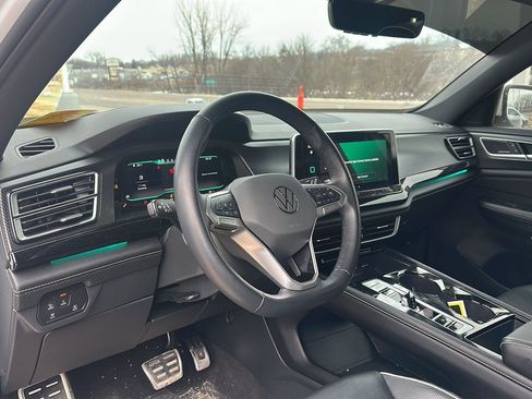 Used 2024 Volkswagen Atlas Cross Sport SEL Premium R-Line image 6