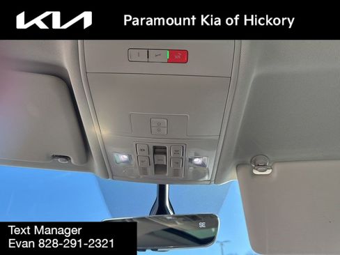 Used 2023 Volkswagen Atlas SE image 30