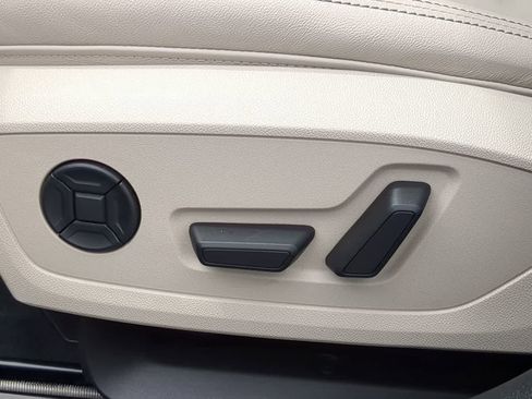 Used 2025 Audi A6 2.0T Premium image 17