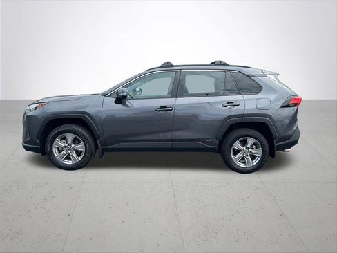 Certified 2022 Toyota RAV4 XLE w/ Convenience Package AWD/4WD image 11