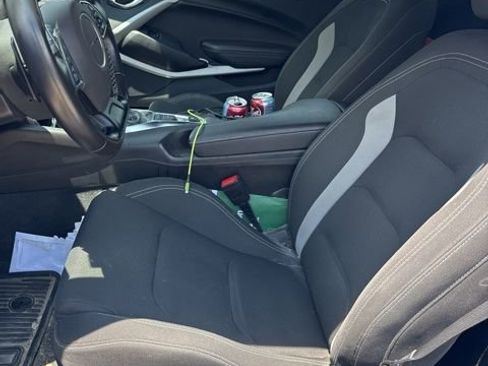 Used 2023 Chevrolet Camaro LT RWD image 7