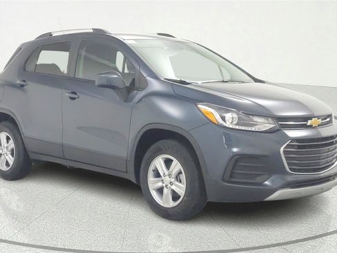 Used 2022 Chevrolet Trax LT w/ Driver Confidence Package AWD/4WD image 1