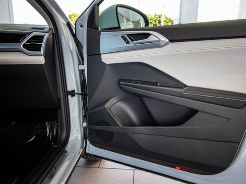 New 2026 Volkswagen Taos SE AWD/4WD image 20