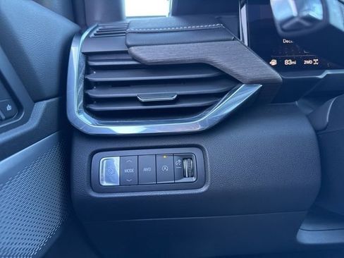 Used 2024 GMC Acadia Denali w/ Super Cruise Package image 17