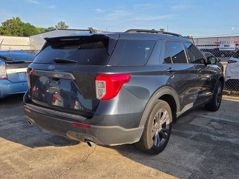Used 2023 Ford Explorer XLT w/ Equipment Group 202A RWD image 2
