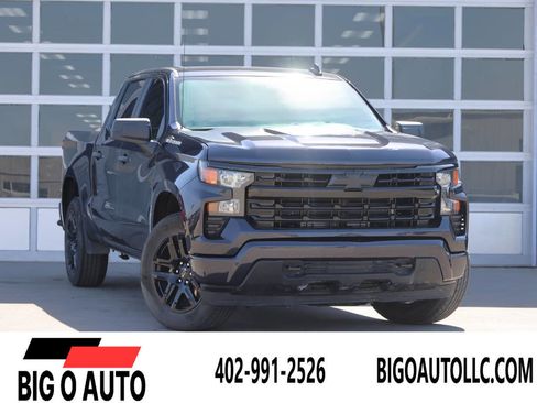 Used 2023 Chevrolet Silverado 1500 Custom AWD/4WD image 1