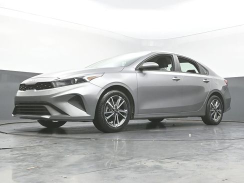 Used 2023 Kia Forte LXS image 45