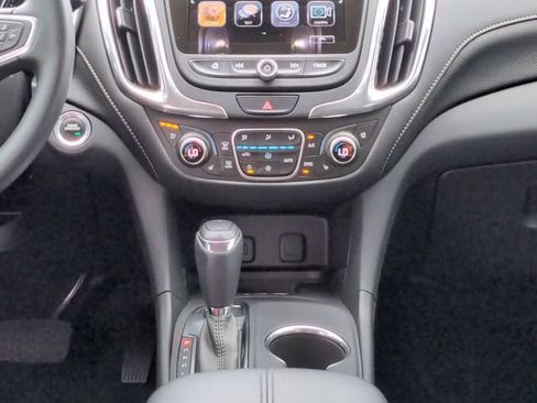 Used 2018 Chevrolet Equinox Premier image 18