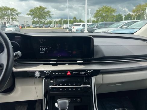 Certified 2023 Kia Carnival SX FWD image 14