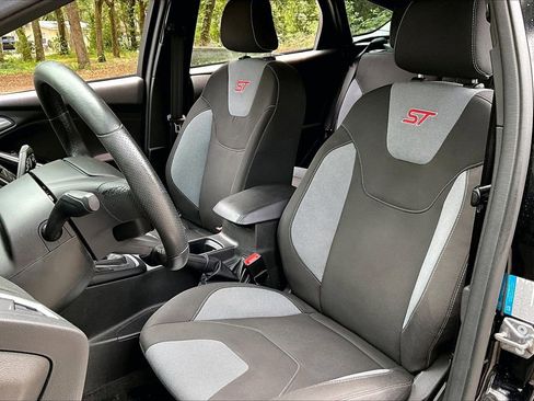 Used 2017 Ford Focus ST FWD image 18