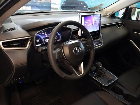 Used 2026 Toyota Corolla Cross XLE w/ Convenience Package AWD/4WD image 5