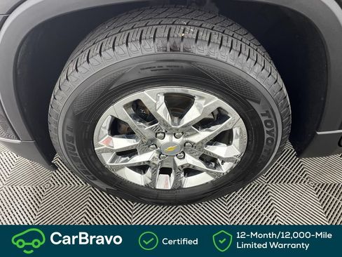 Used 2021 Chevrolet Traverse LT AWD/4WD image 17