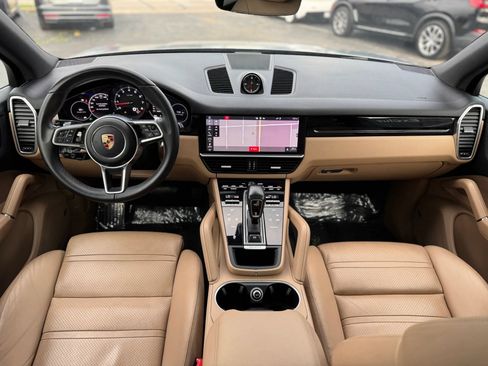 Used 2020 Porsche Cayenne AWD/4WD image 22
