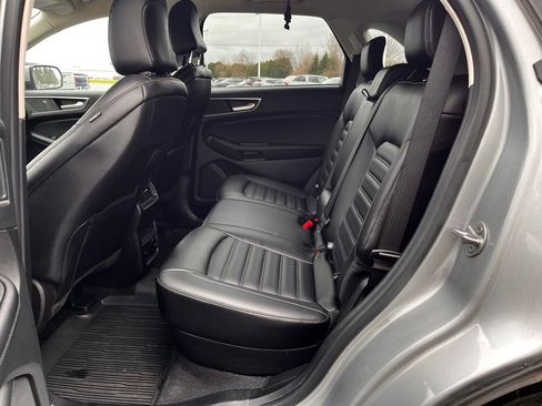 Used 2022 Ford Edge SEL w/ Convenience Package image 16