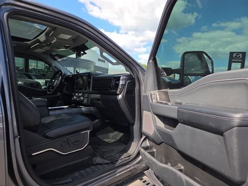 Used 2023 Ford F250 Lariat w/ Lariat Ultimate Package AWD/4WD image 14