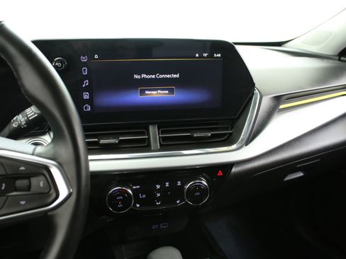 Used 2024 Chevrolet Trax LT w/ Driver Confidence Package FWD image 18