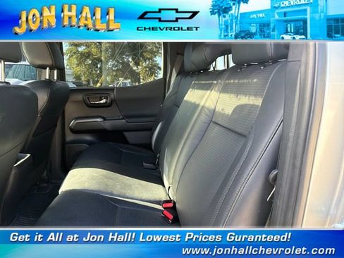 Used 2023 Toyota Tacoma TRD Off-Road w/ TRD Premium Off Road Package AWD/4WD image 19