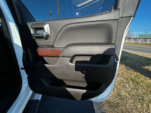 Used 2018 GMC Sierra 2500 SLT w/ Duramax Plus Package image 19