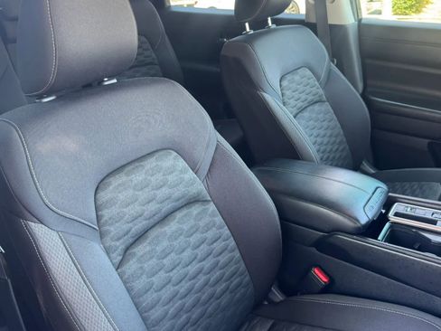 Used 2022 Nissan Pathfinder S FWD image 23