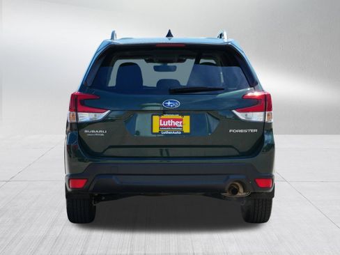 Used 2024 Subaru Forester Premium AWD/4WD image 6