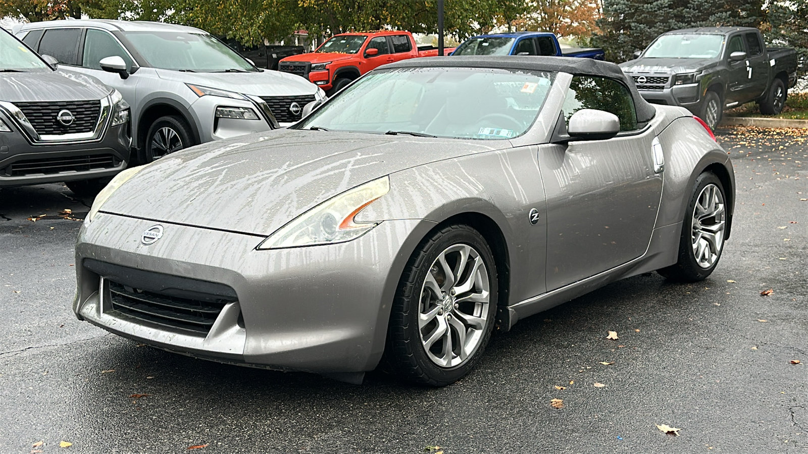 Used 2010 Nissan 370Z Touring RWD image 2