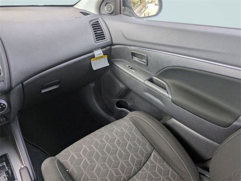 Used 2023 Mitsubishi Outlander Sport ES image 17
