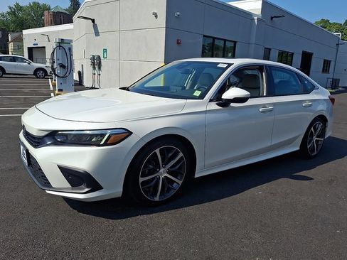 Certified 2024 Honda Civic Touring image 3